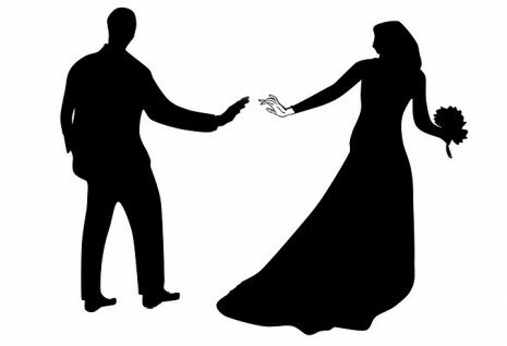تفسير خيانة الزوج لزوجته أو الشاب حبيبته في الحلم